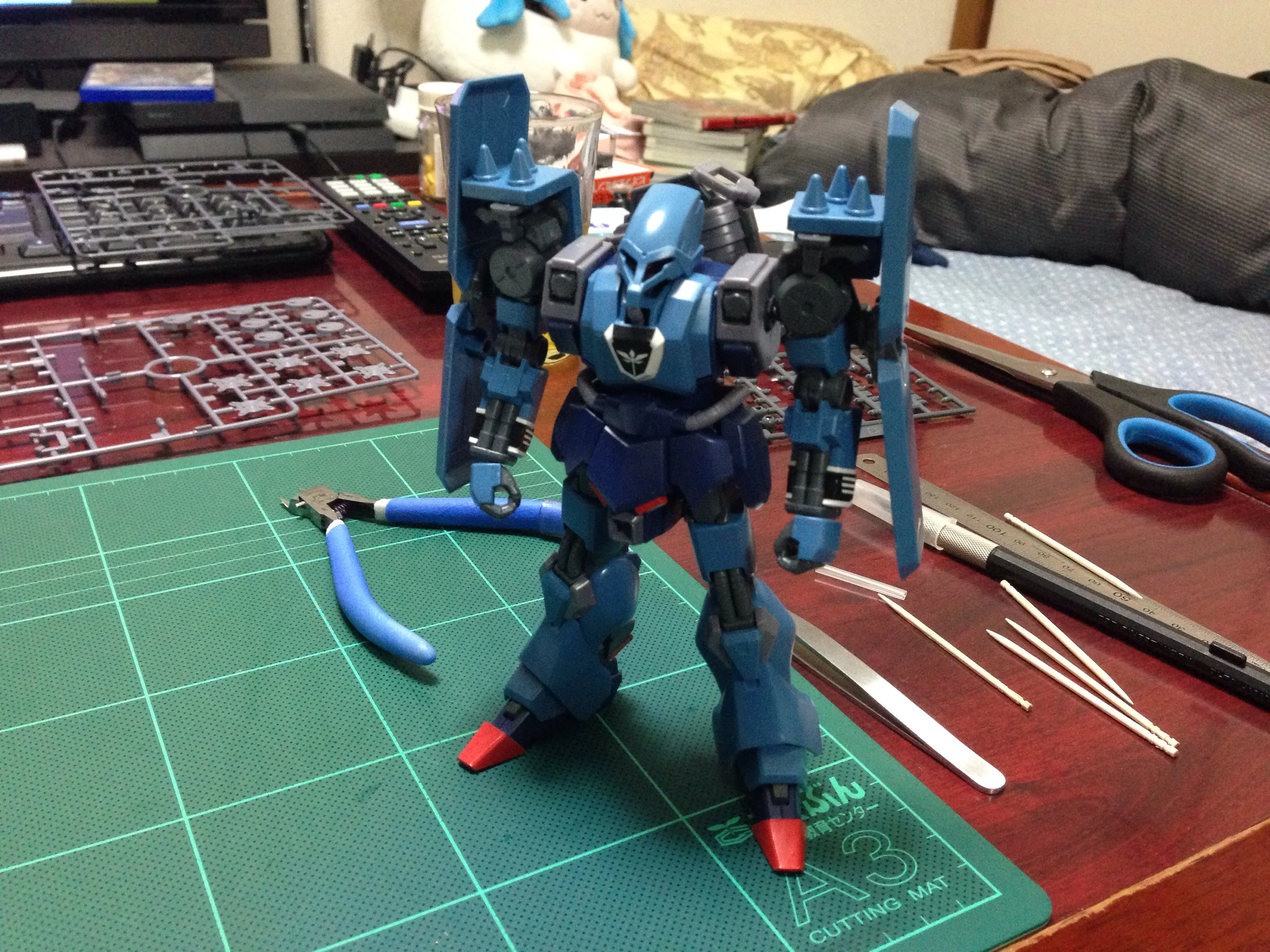 Bandai HGUC #183 1/144 AMX-101E Schuzrum-Galluss Model Kit - Image 6