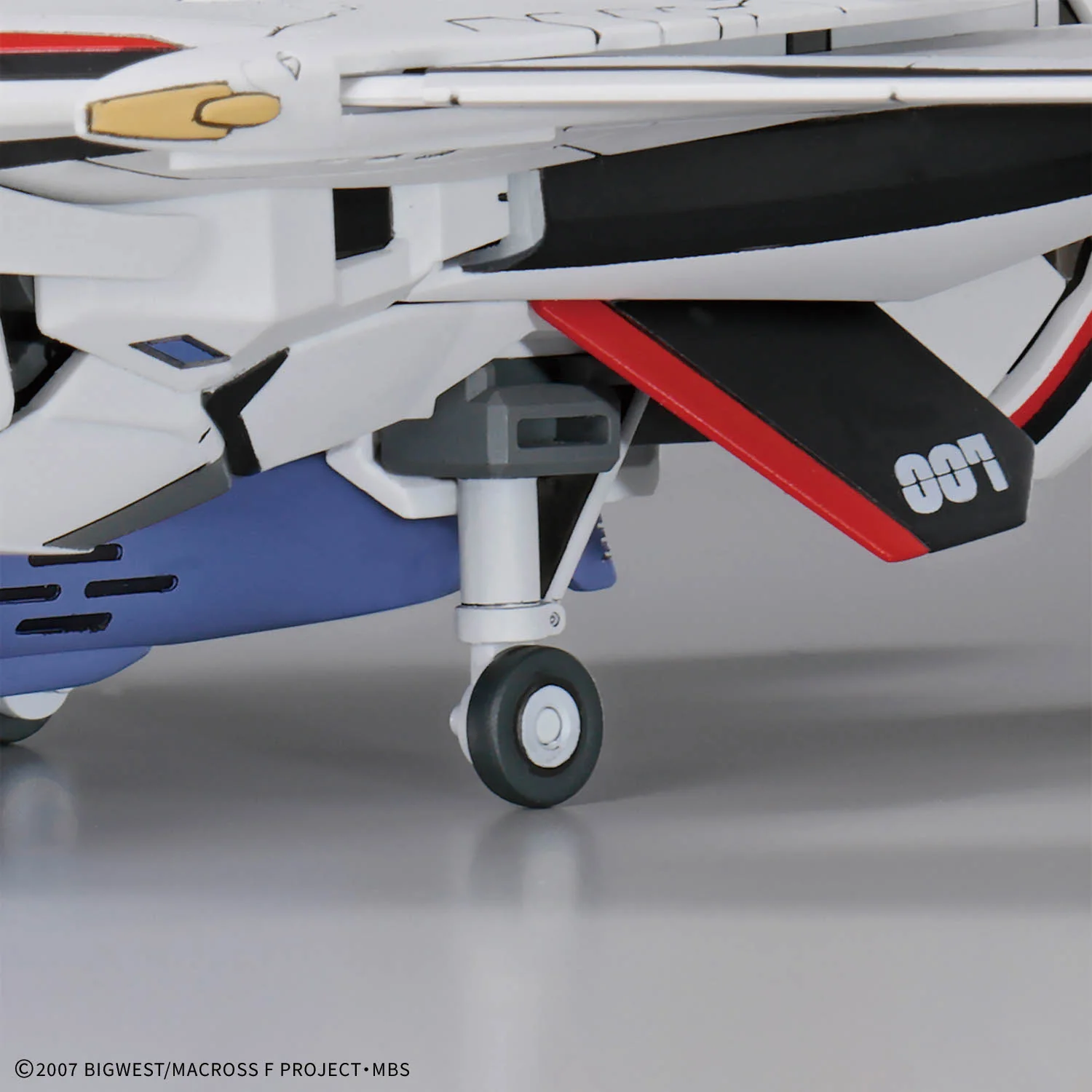 Bandai Macross Frontier HG 1/100 VF-25F Messiah Valkyrie (Alto Custom) Model Kit - Image 11