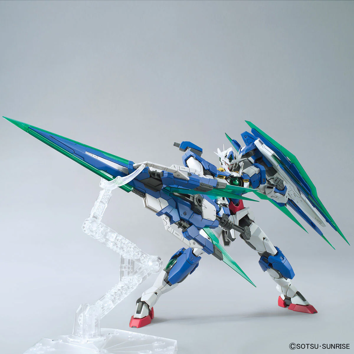 Bandai MG 1/100 Gundam 00 QAN[T] Full Saber Model Kit - Image 4