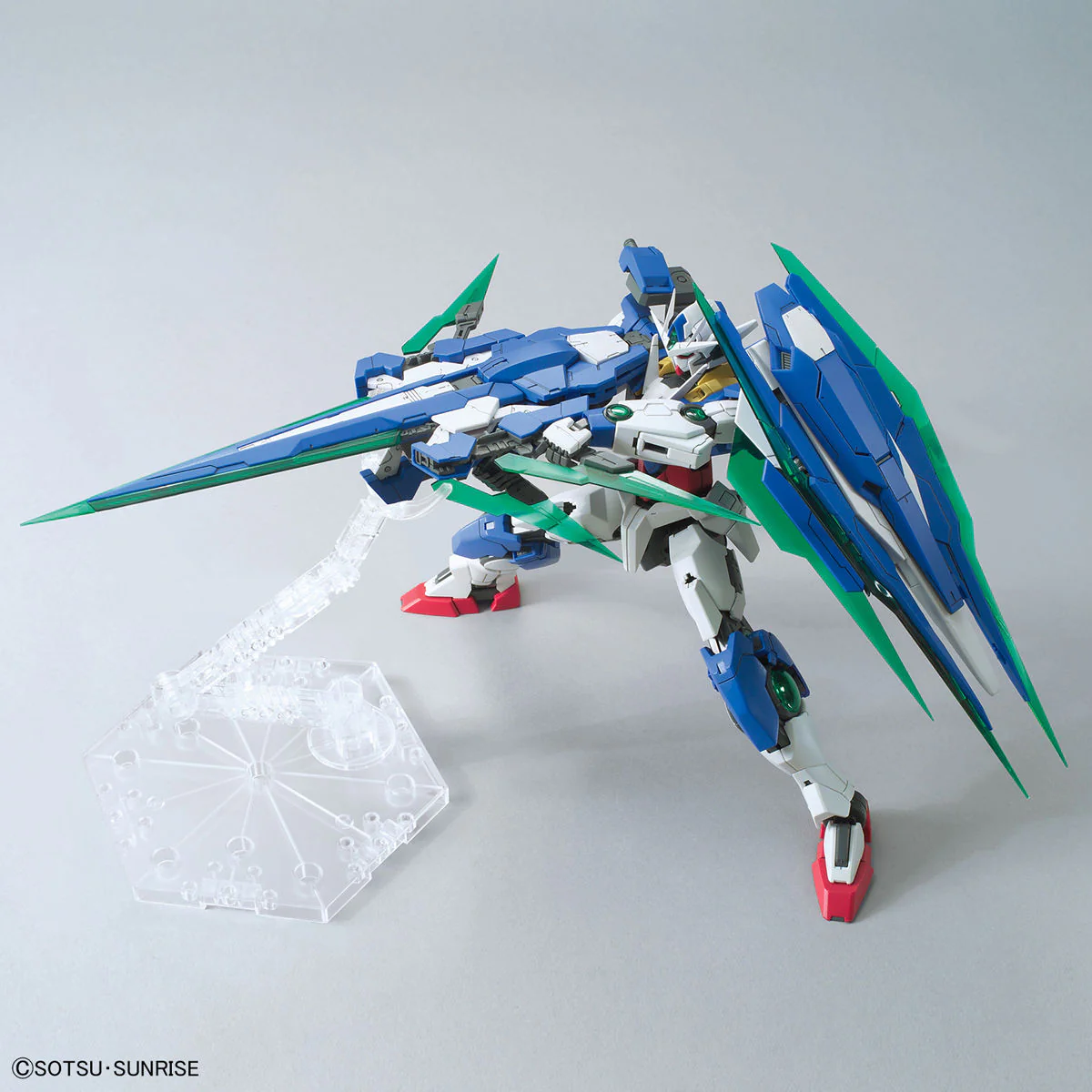 Bandai MG 1/100 Gundam 00 QAN[T] Full Saber Model Kit - Image 5