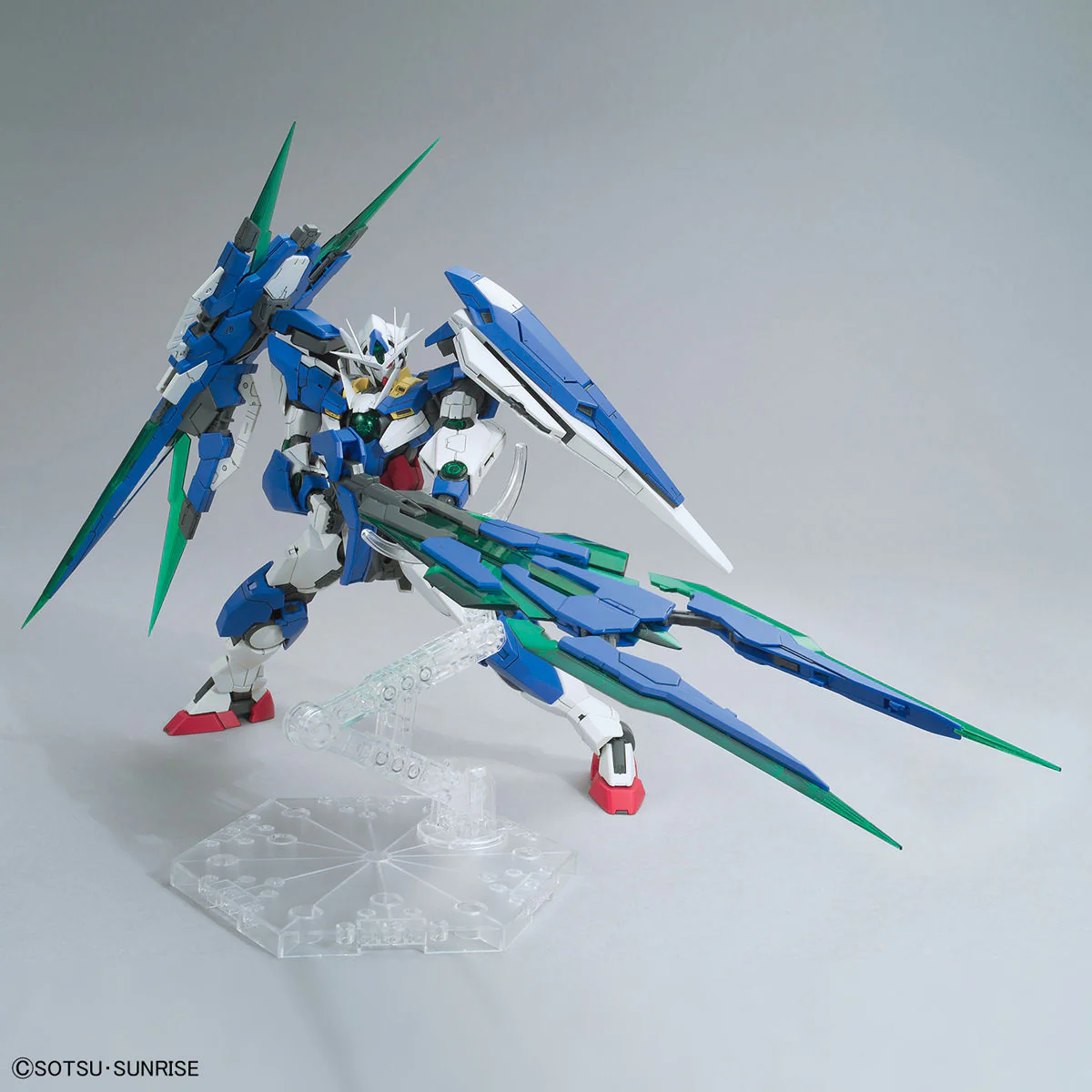 Bandai MG 1/100 Gundam 00 QAN[T] Full Saber Model Kit - Image 7