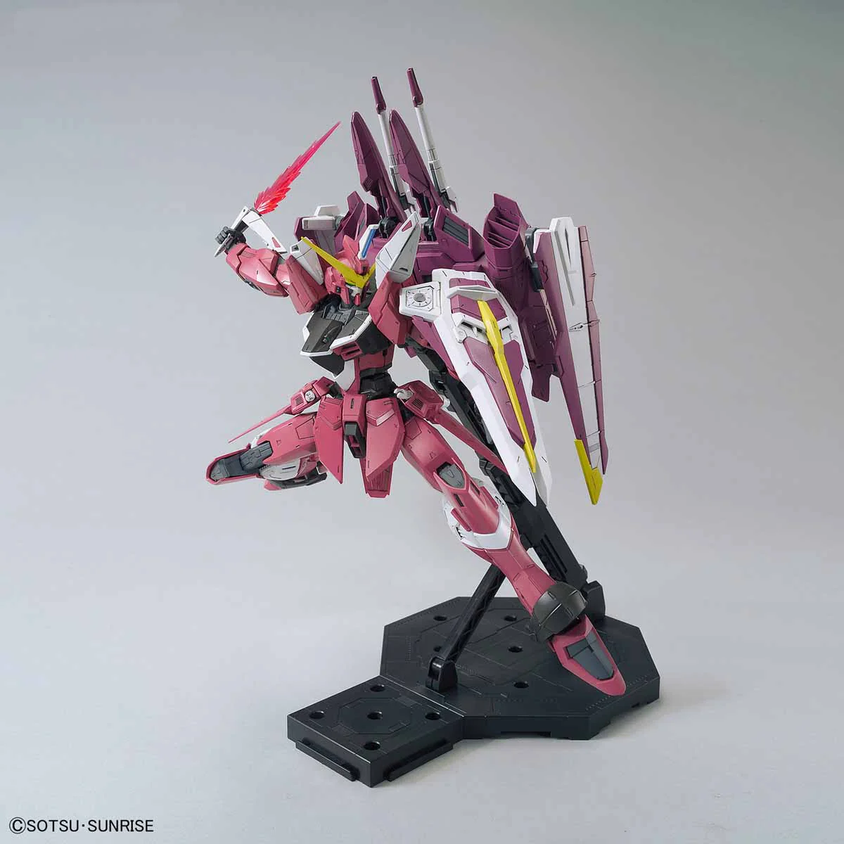 Bandai MG 1/100 ZGMF-X09A Justice Gundam Model Kit - Image 11