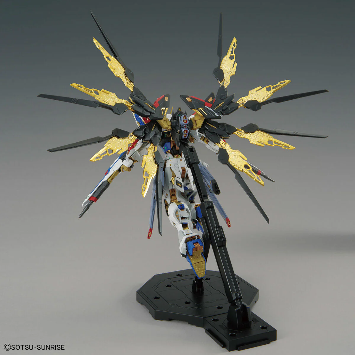 Bandai MGEX 1/100 ZGMF-X20A Strike Freedom Gundam Model Kit - Image 4