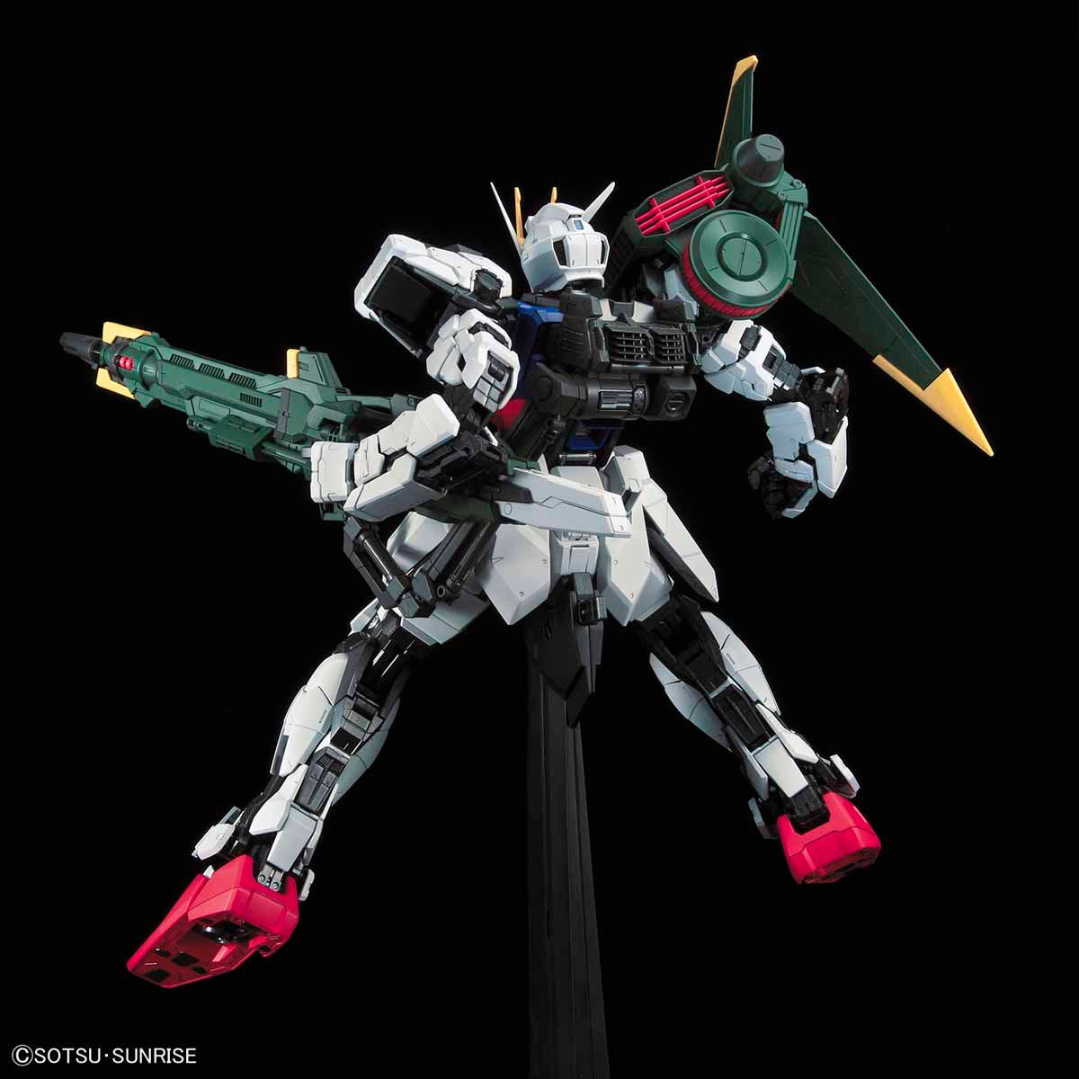 Bandai PG 1/60 GAT-X105+AQM/E-YM1 Perfect Strike Gundam Model Kit - Image 8
